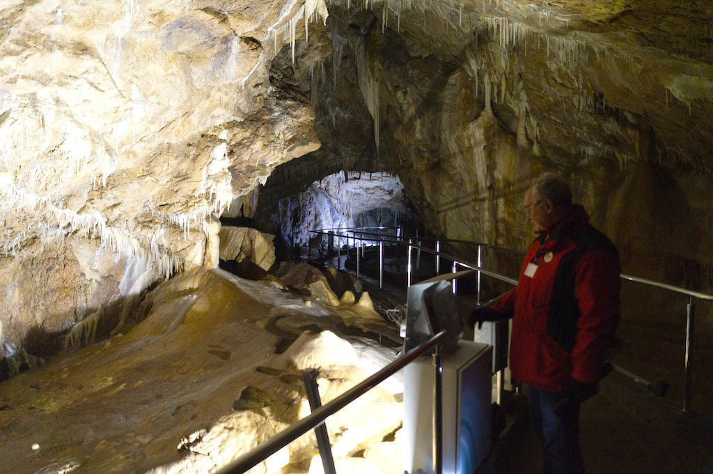 Bärenhöhle (polnisch Jaskinia Niedźwiedzia) in Kletno (Glatzer Schneegebirge)
